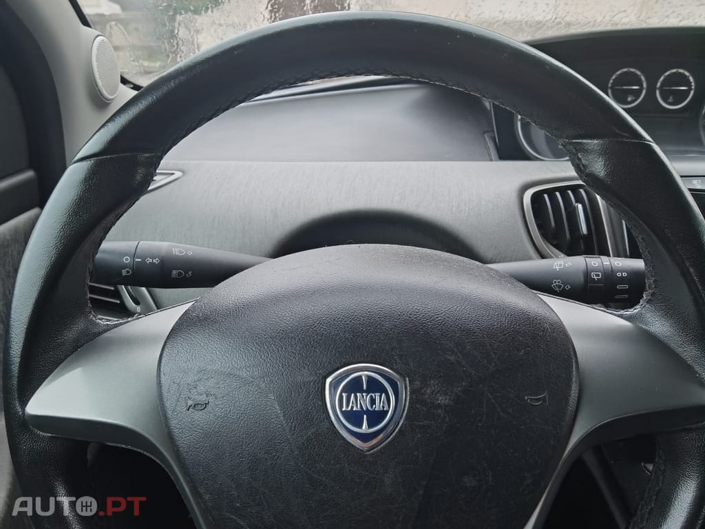 Lancia Ypsilon 1.3 D Multijet Silver