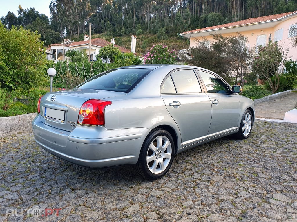 Toyota Avensis 2.0 D-4D Sol