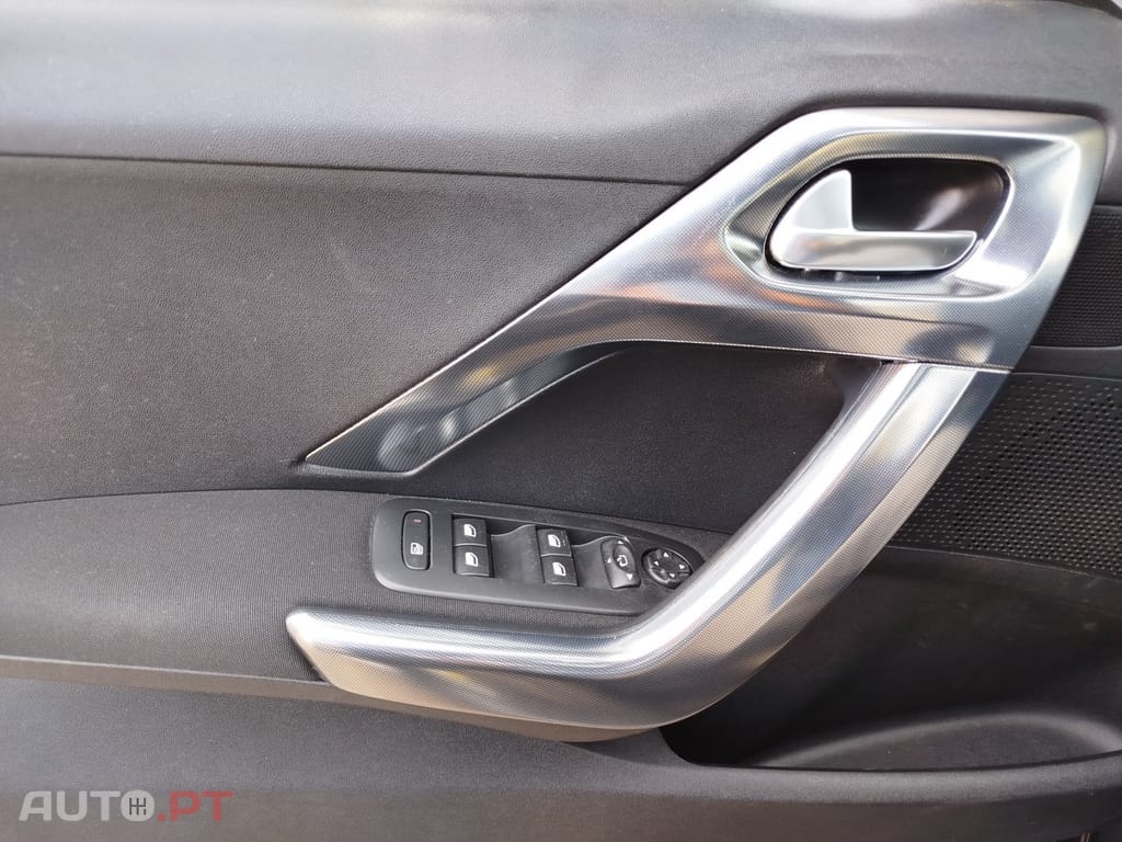 Peugeot 2008 1.2 PureTech Allure