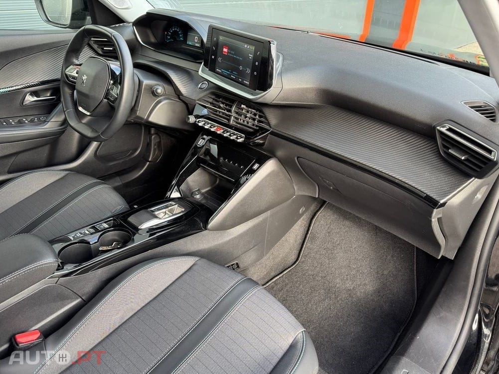 Peugeot E-2008 50 kWh Allure