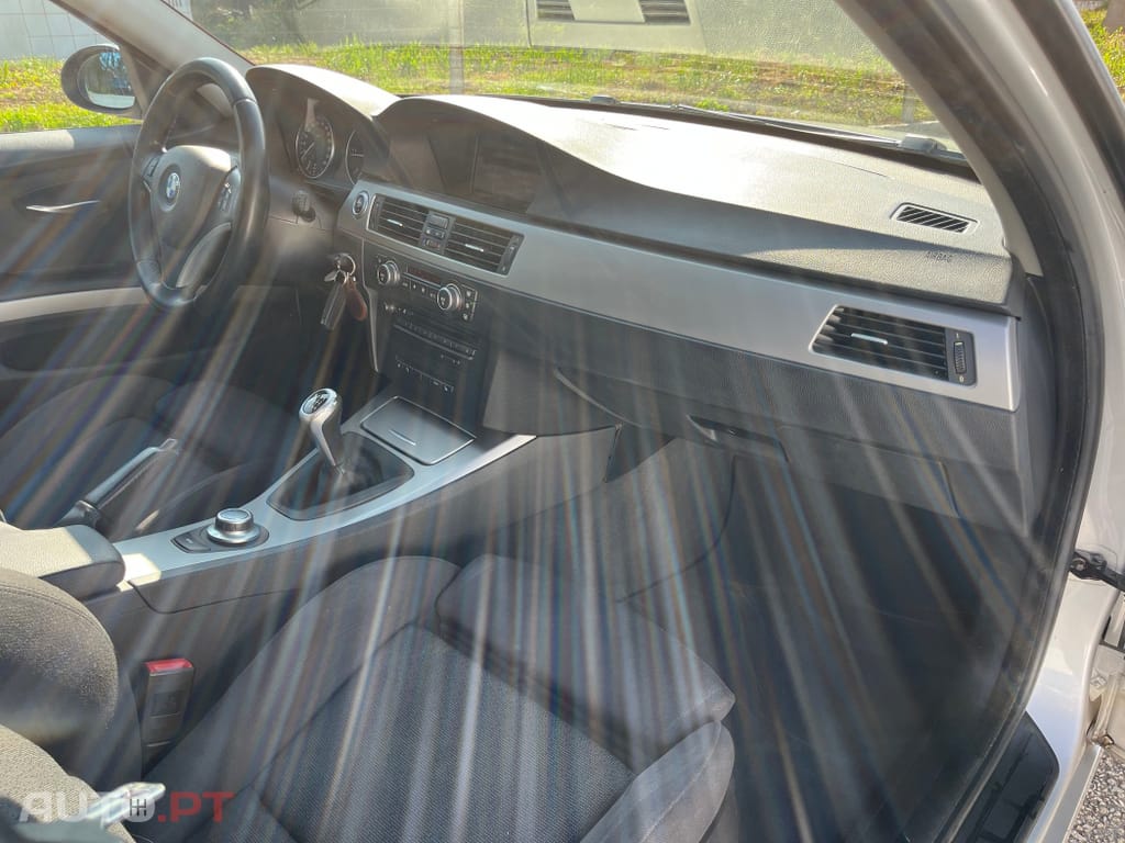 BMW 318 d Touring Navigation Sport