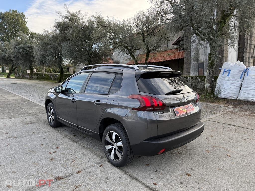 Peugeot 2008 1.2 PureTech Allure