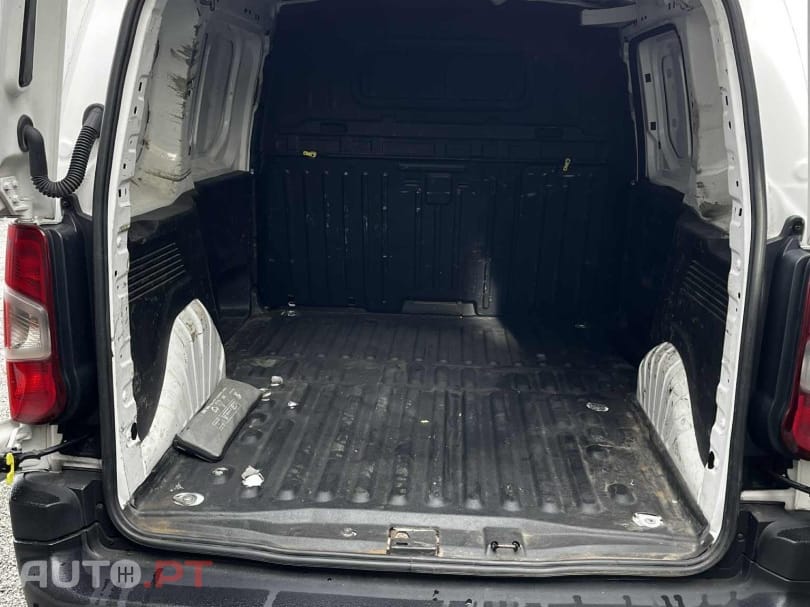 Peugeot Partner 1.5 BlueHDi Asphalt Standard