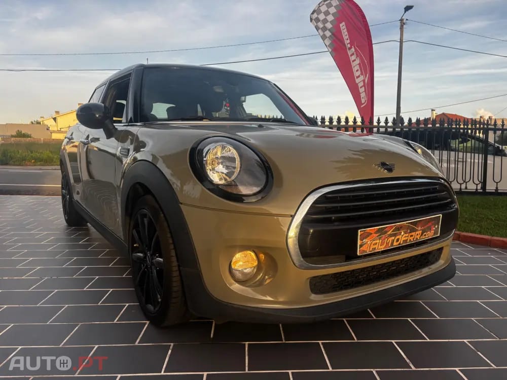 MINI Cooper Cooper Premium Yours Auto