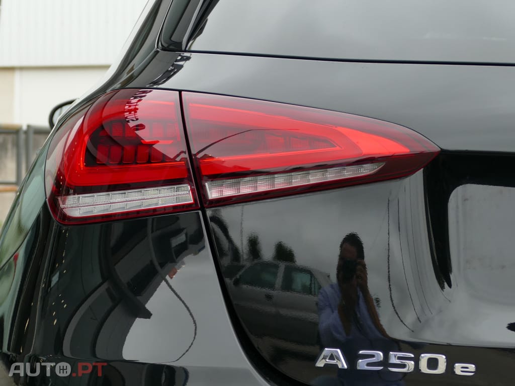 Mercedes-Benz A 250 e Progressive