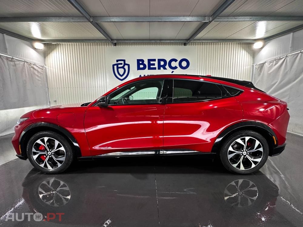 Ford Mustang Mach-E AWD PREMIUM