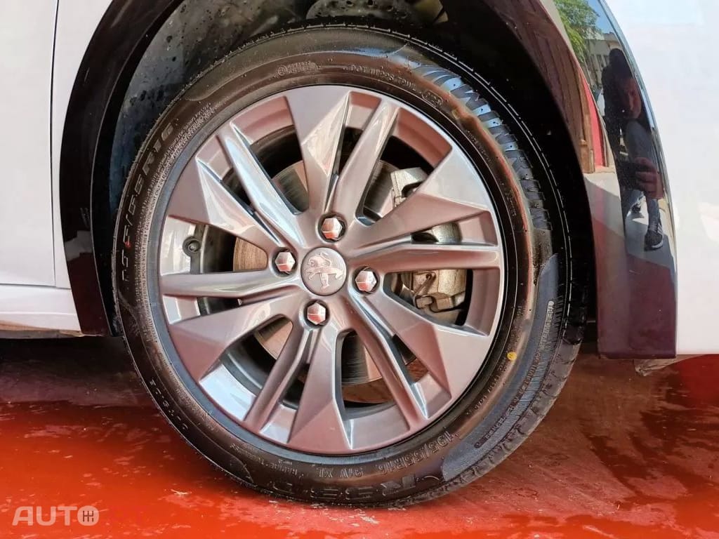 Peugeot E-208 Allure Pack