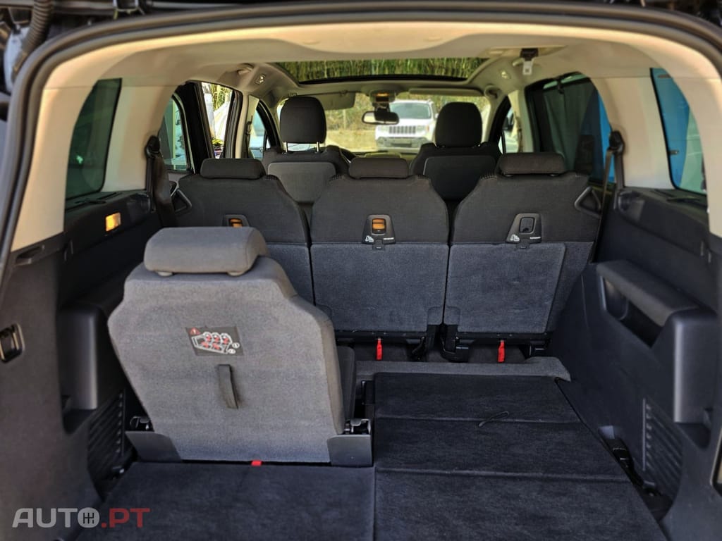Peugeot 5008 1.6 E-HDi 7L Allure J17 CMP6