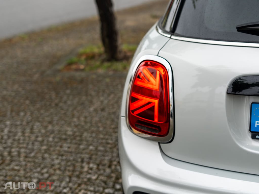 MINI Cooper Cooper Premium JCW Auto