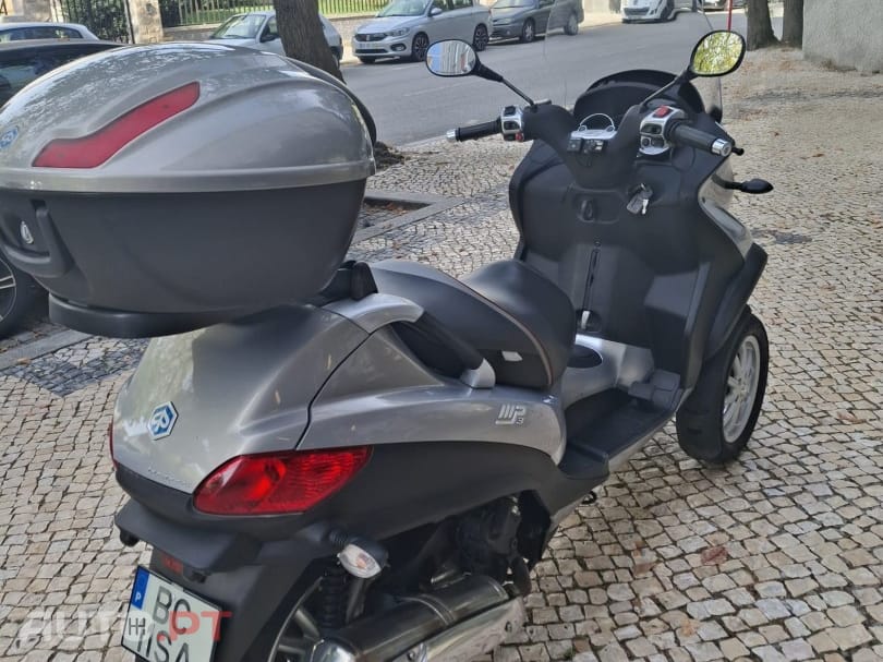 Piaggio MP3 500
