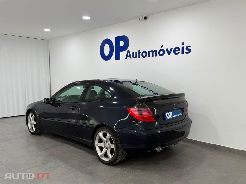 Mercedes-Benz C 220 Outro