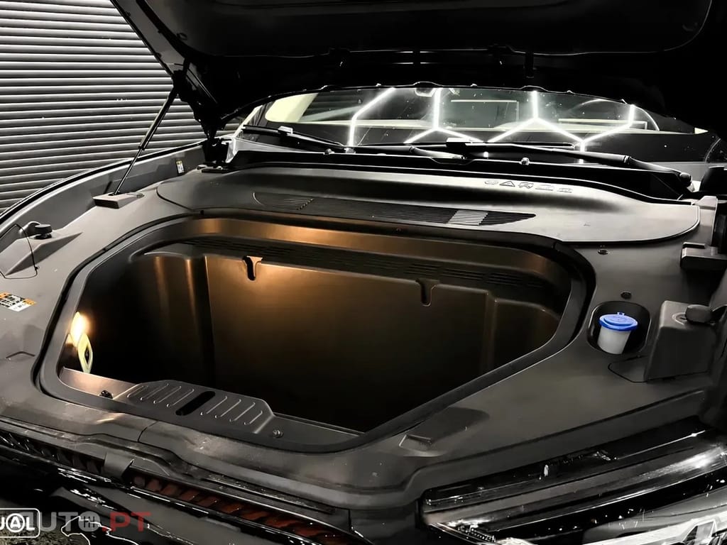Ford Mustang Mach-E 75.7 kWh Base