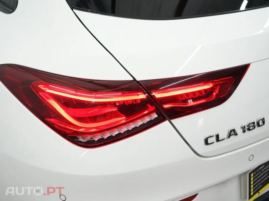 Mercedes-Benz CLA 180 7G-DCT AMG Line