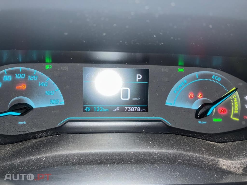Peugeot E-2008 Style