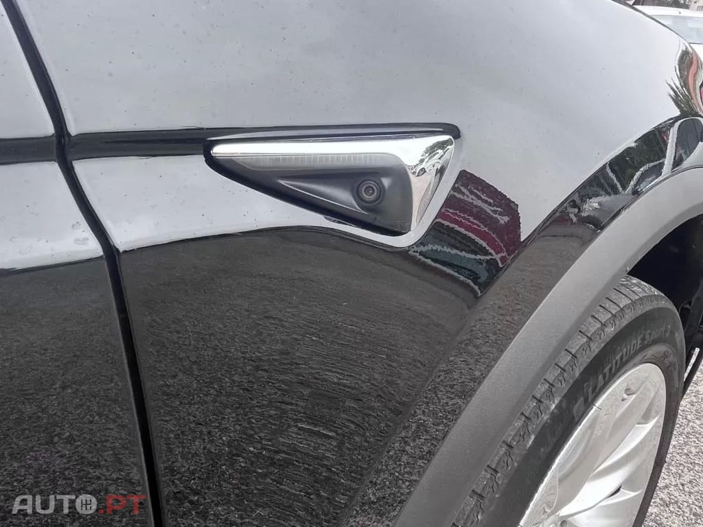 Tesla Model X 75D