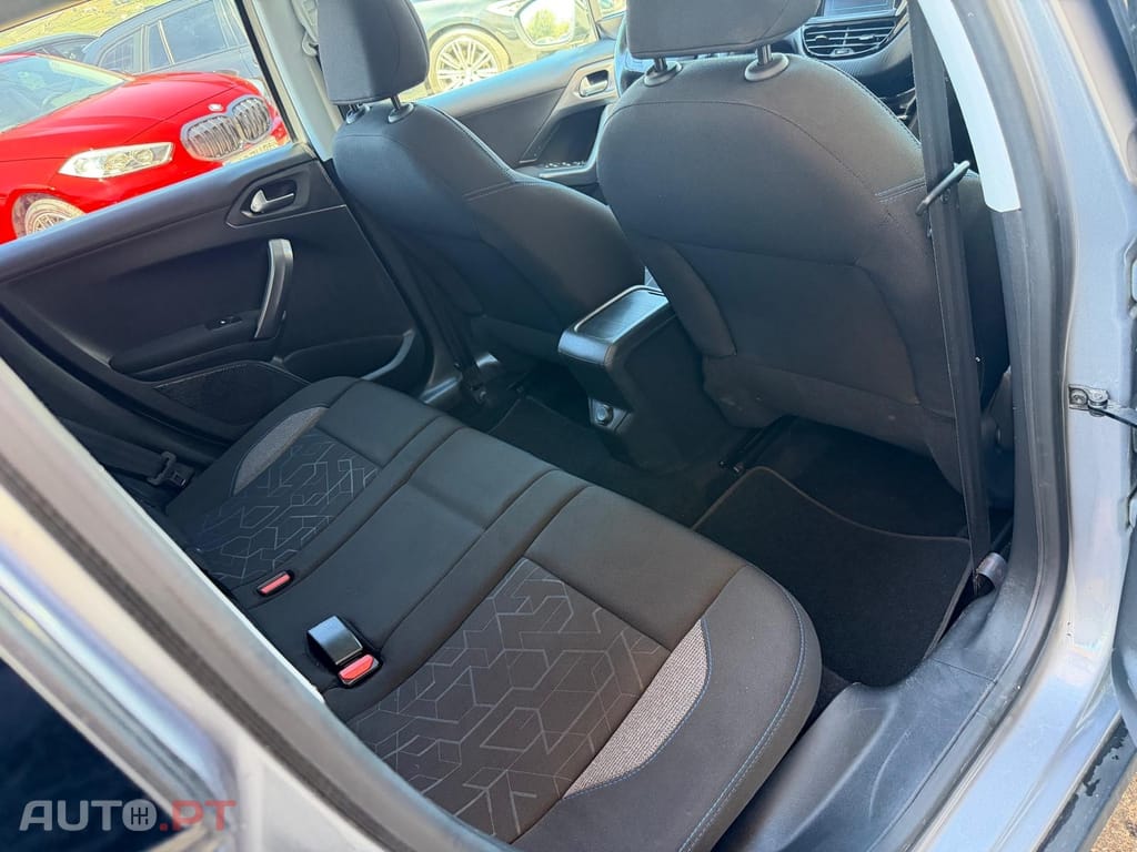 Peugeot 2008 1.2 PureTech Style