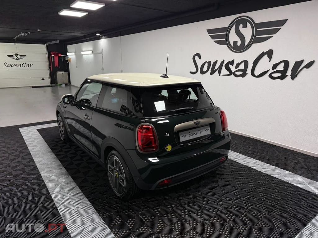 MINI Cooper Cooper SE Resolute Edition