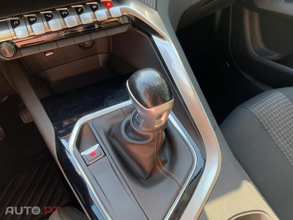 Peugeot 3008 1.5 BlueHDi Active