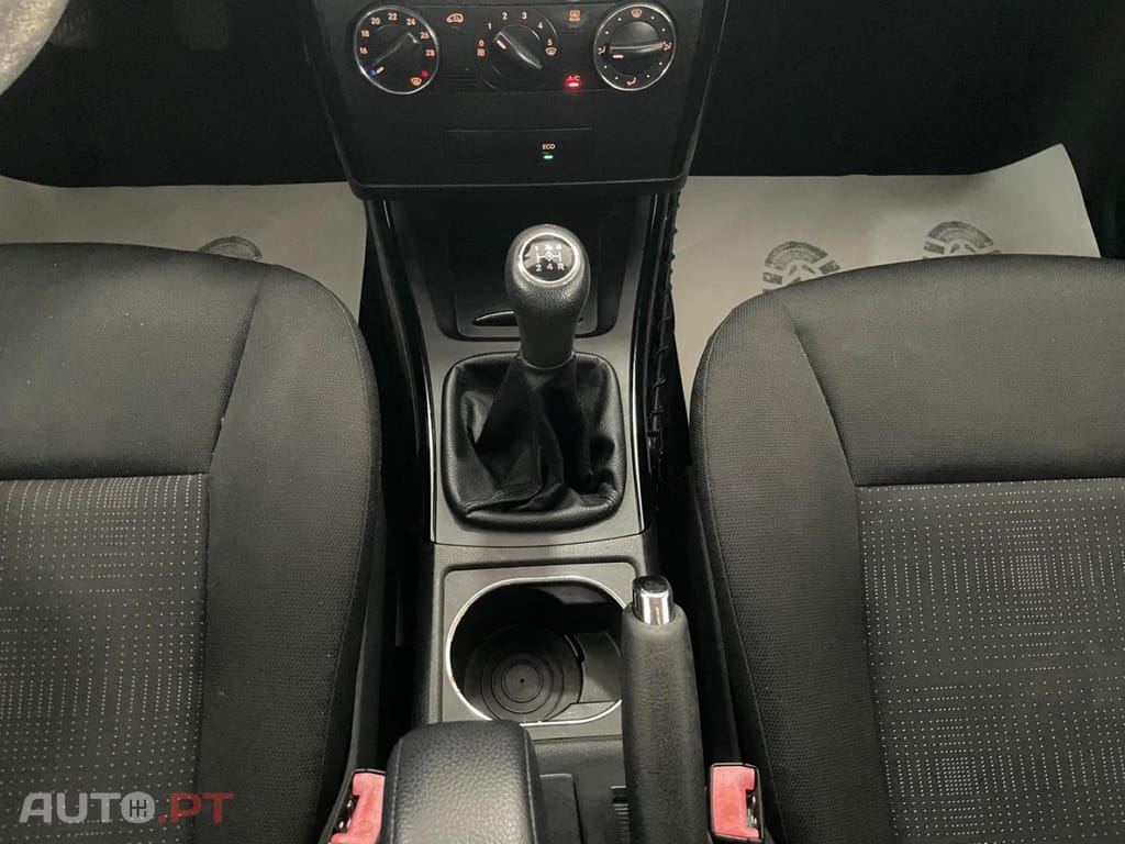 Mercedes-Benz A 160 Elegance BlueEfficiency — fotografia 11