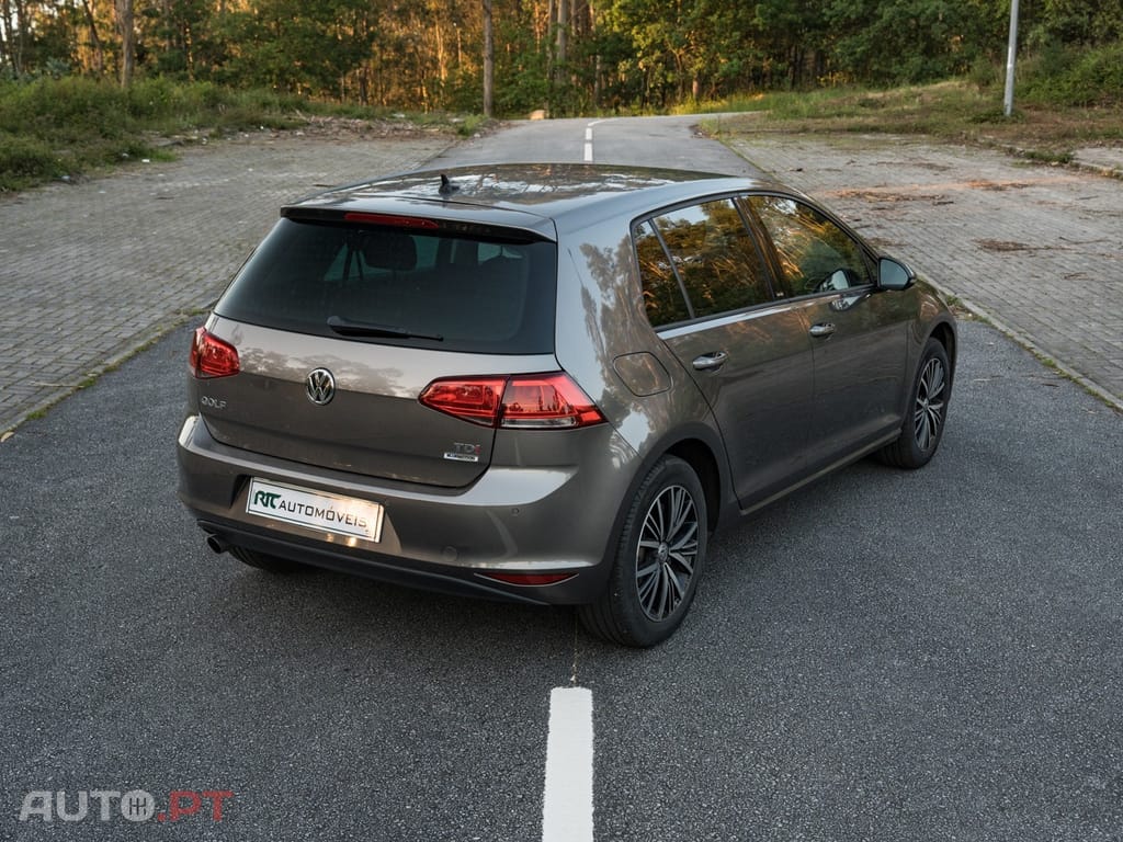 Volkswagen Golf 1.6 TDi BlueMotion Confortline