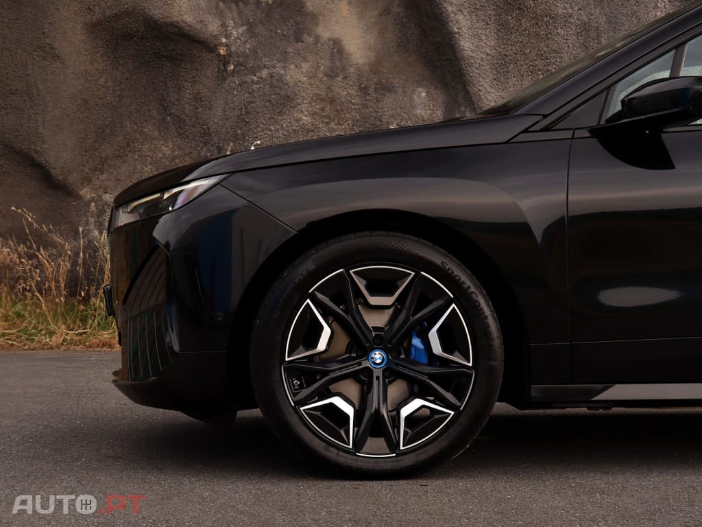 BMW iX xDrive 50 Pack Desportivo