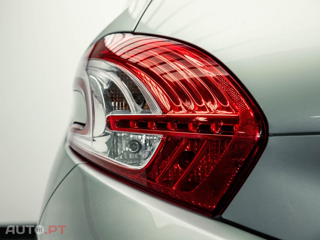 Peugeot 208 1.2 VTi Access