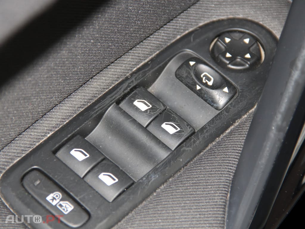Peugeot 508 2.0 HDi Hybrid4 2-Tronic
