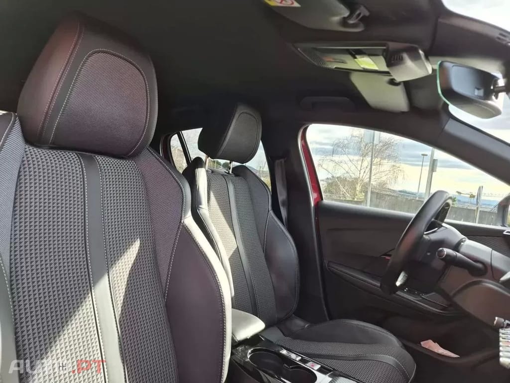 Peugeot E-208 50 kWh GT