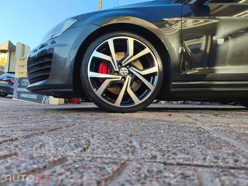 Volkswagen Golf  Gti Performance Bluemotion