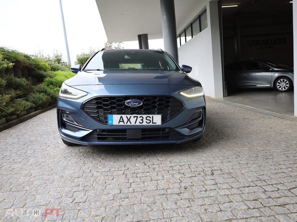 Ford Focus SW 1.0 EcoBoost MHEV ST-Line Aut — fotografia 11