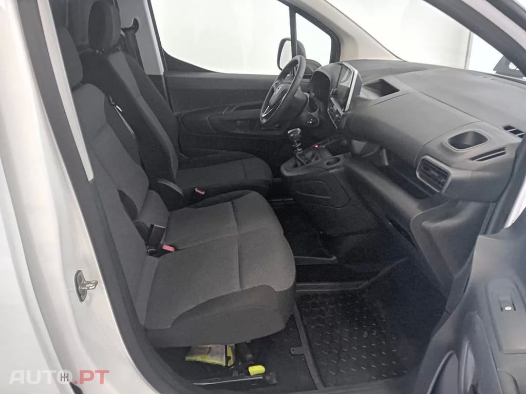 Opel Combo 1.5 CDTi L1H1 NJoy, IVA Dedutível, 3 Lugares
