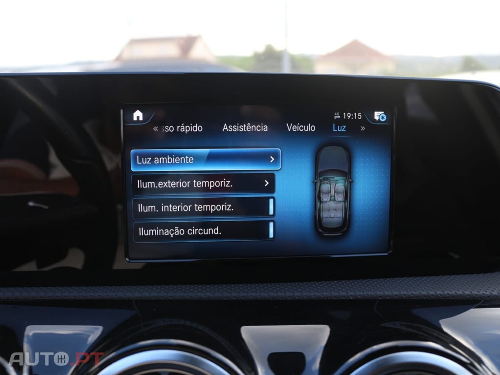 Mercedes-Benz A 250 e AMG Line
