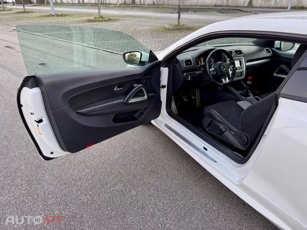 Volkswagen Scirocco 2.0 TDI R-Line