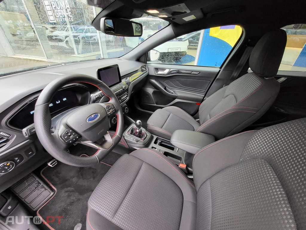 Ford Focus SW 1.0 EcoBoost MHEV ST-Line X