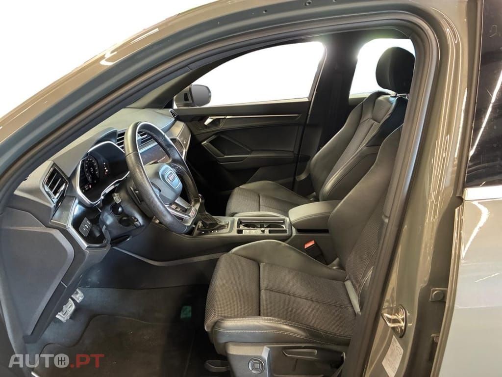Audi Q3 45 TFSIe S line S tronic