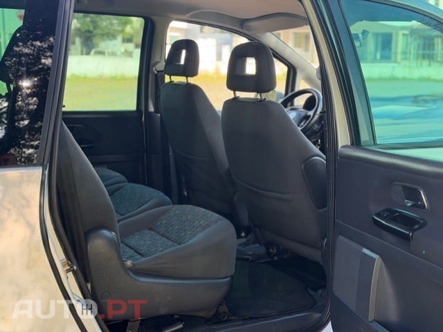 Volkswagen Sharan 1.9 TDi Confortline