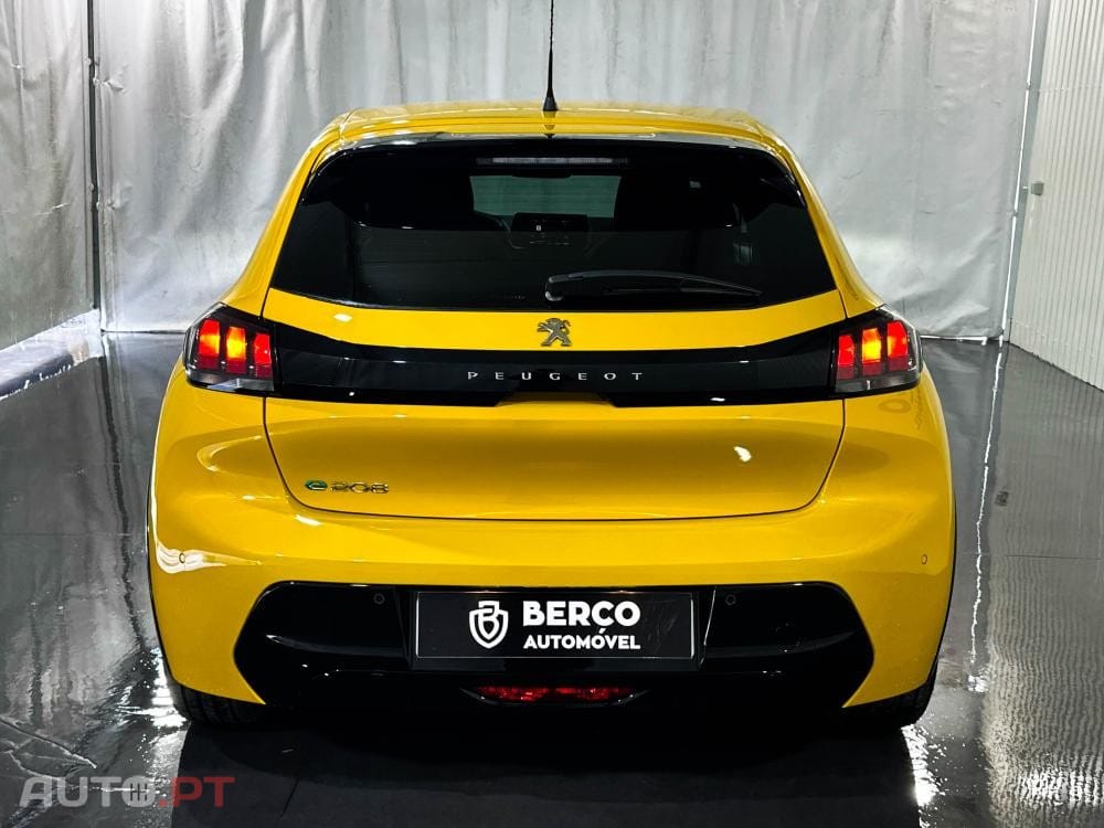 Peugeot E-208 50 kWh SE Style