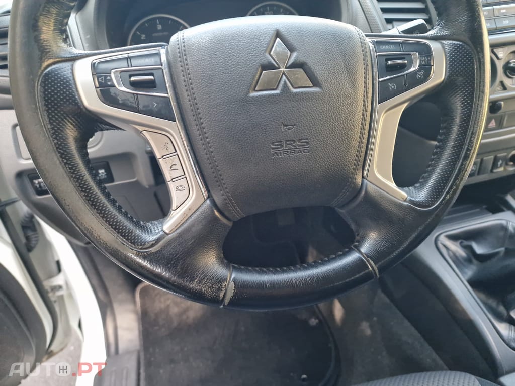 Mitsubishi L200 2.3 DI-D CD Invite 2WD