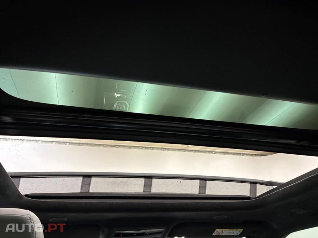 Land Rover Evoque 1.5 P300e AWD R-Dynamic Auto