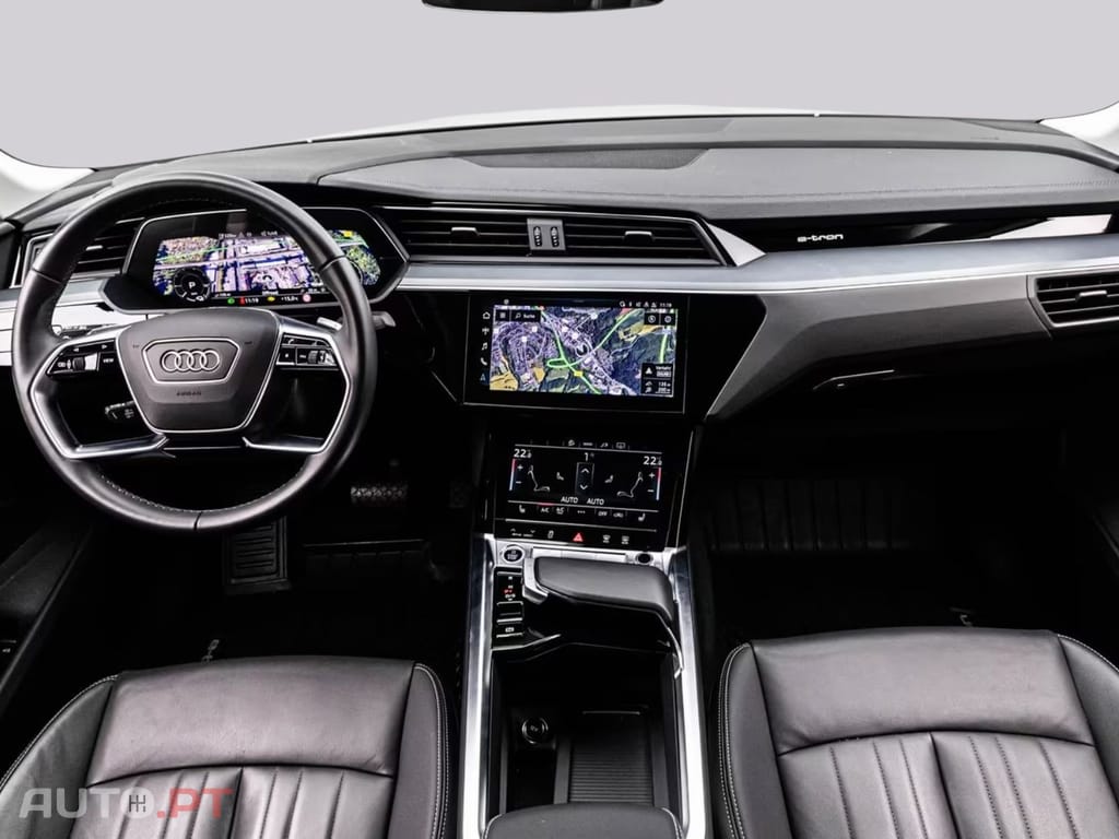 Audi Q8 E-Tron 55 S LINE BLACK 