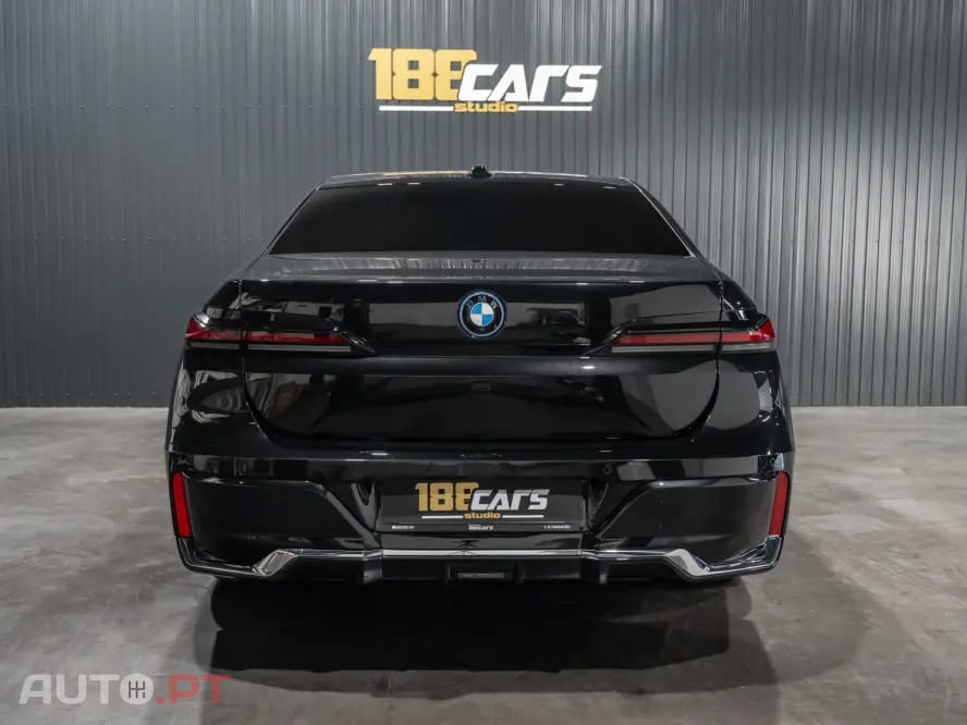 BMW 750 750e xDrive Pack Desportivo M
