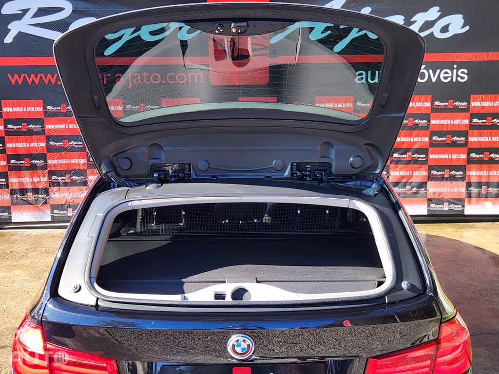 BMW 318 d Touring Line Luxury Purity
