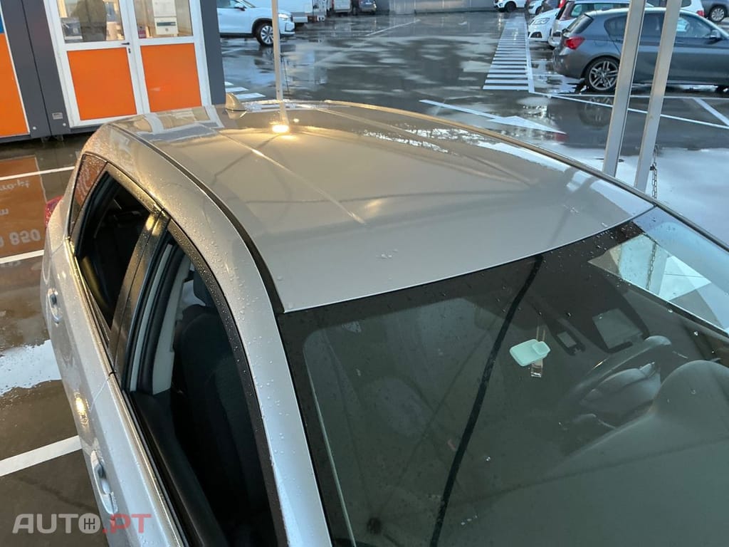 Toyota Auris 1.8 Hybrid Design Edition