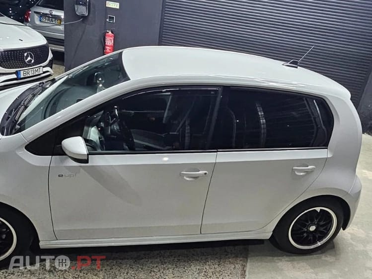 Volkswagen e-Up Style Plus