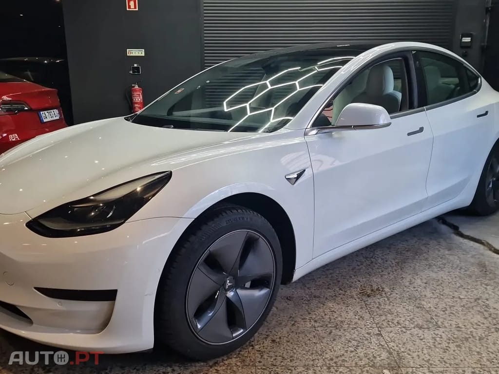Tesla Model 3 Standard Range Plus RWD
