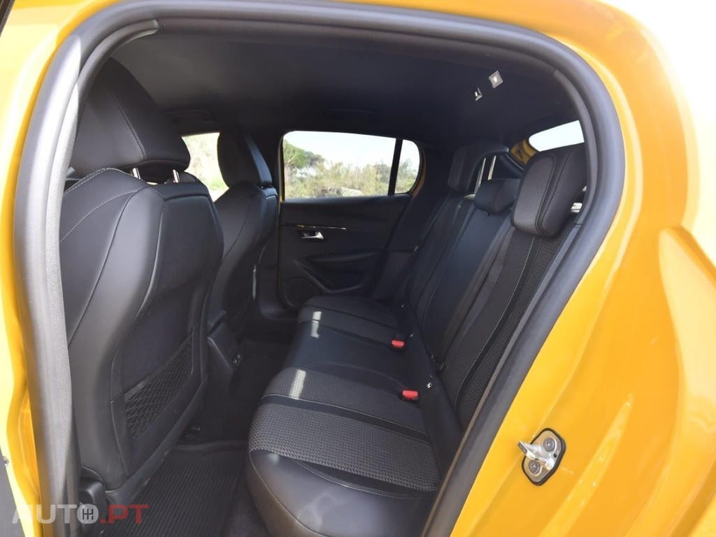 Peugeot E-208 50 kWh GT Line