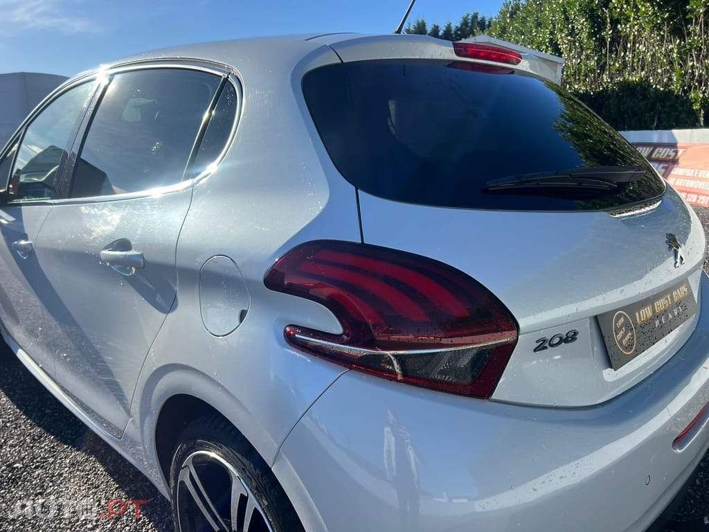 Peugeot 208 1.2 PureTech GT Line