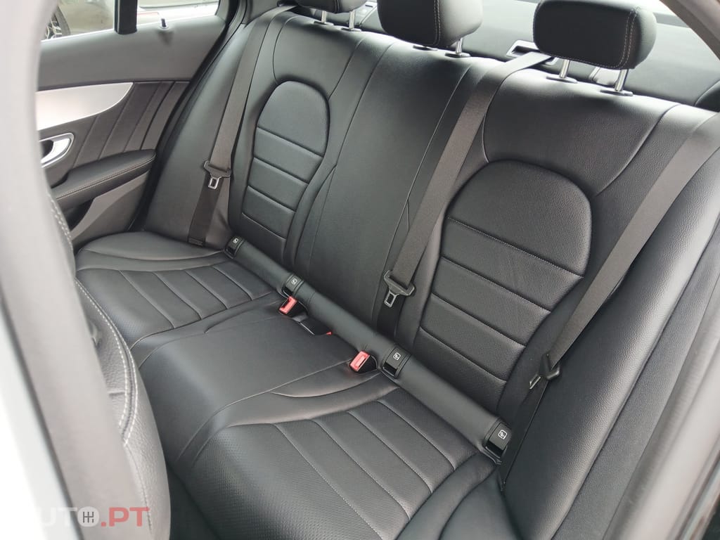 Mercedes-Benz C 220 d 9G-TRONIC AMG Line