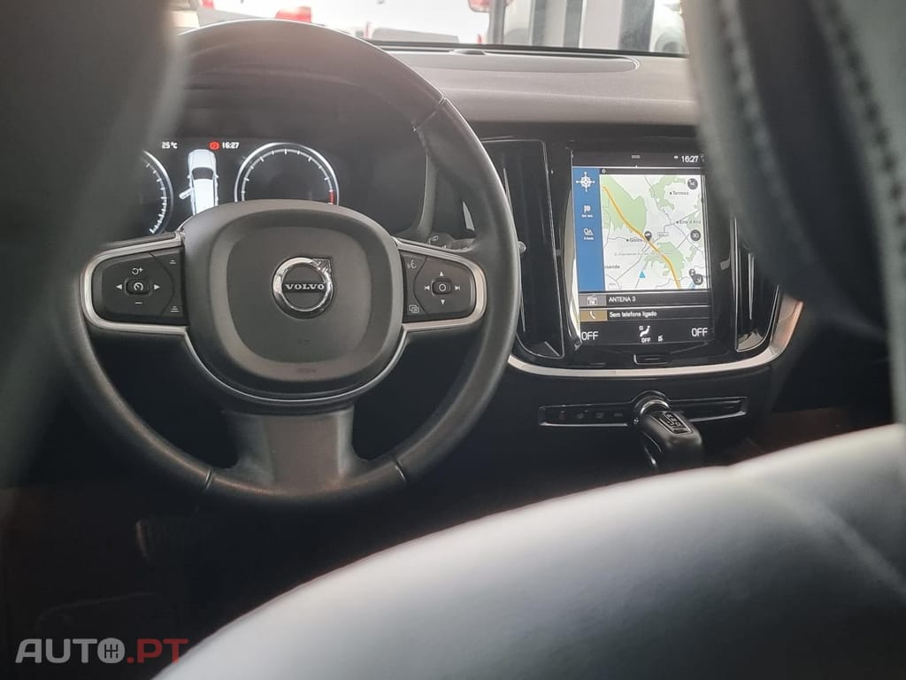 Volvo V60 2.0 T4 Momentum Plus