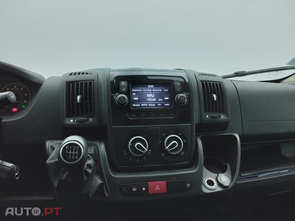Peugeot Boxer 2.0 BlueHDi 335 L3H3 Premium